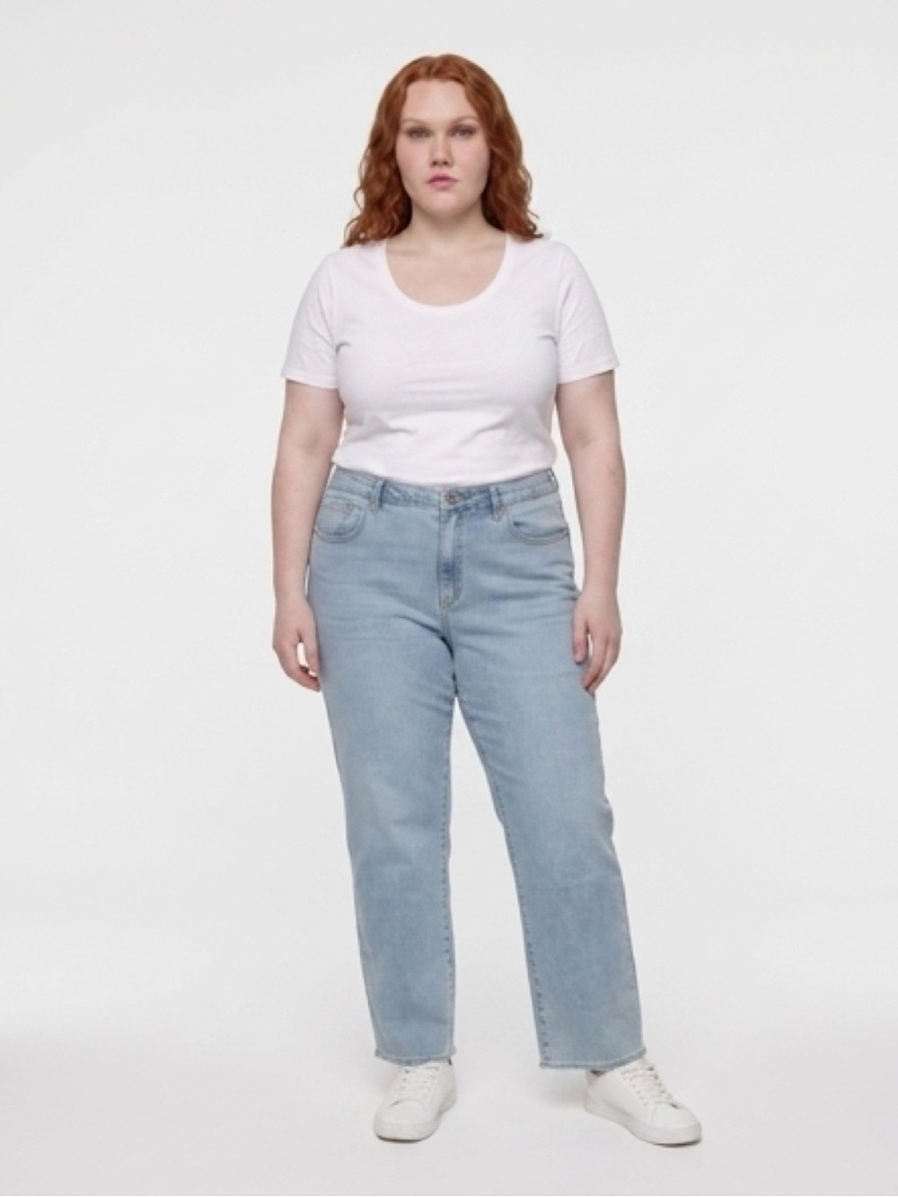 Seven7 Women's Loose Straight Leg Jeans in Light Blue Wash